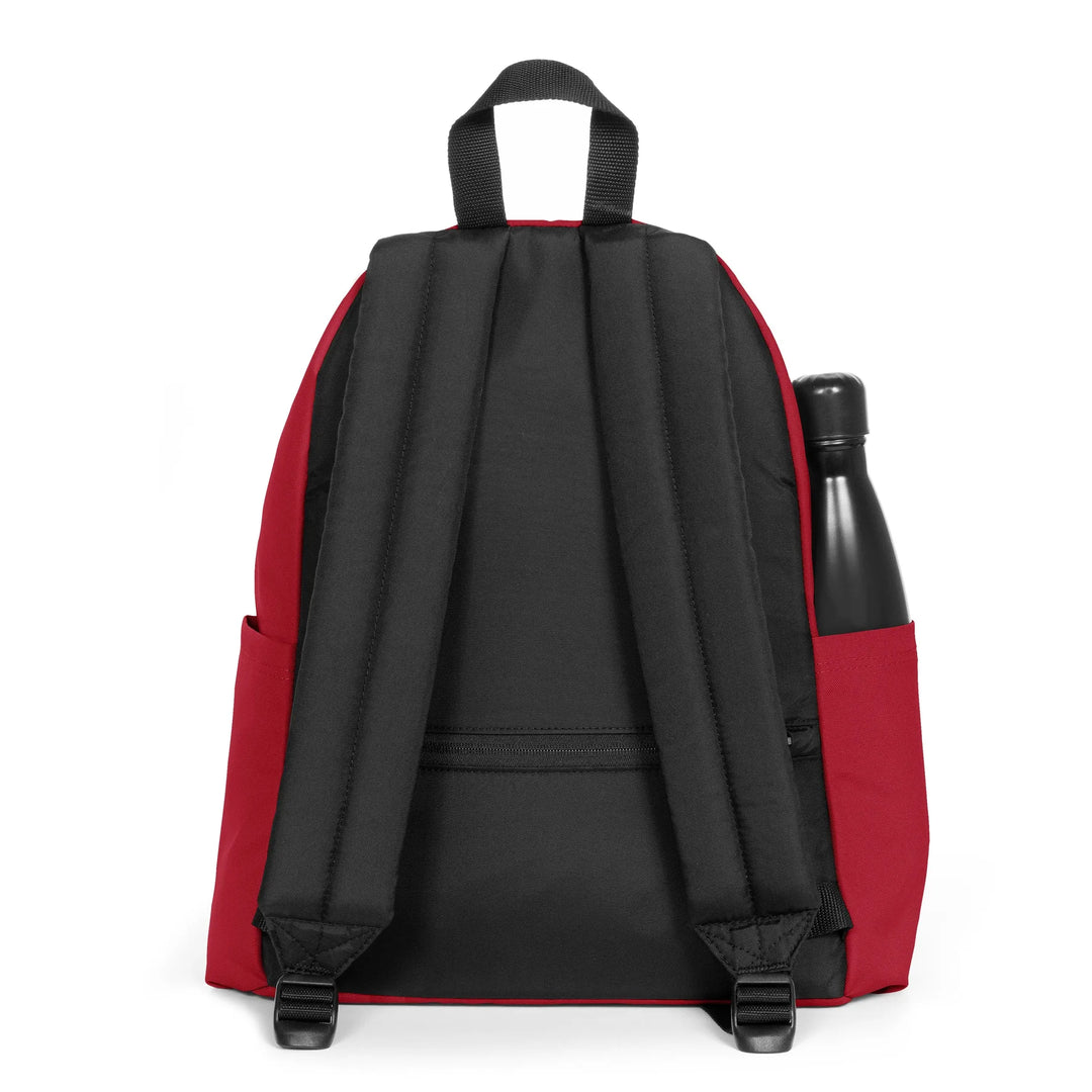 Sac à dos Day Pakr Scarlet Red rouge avec compartiments gourdeet ordinateur Eastpak