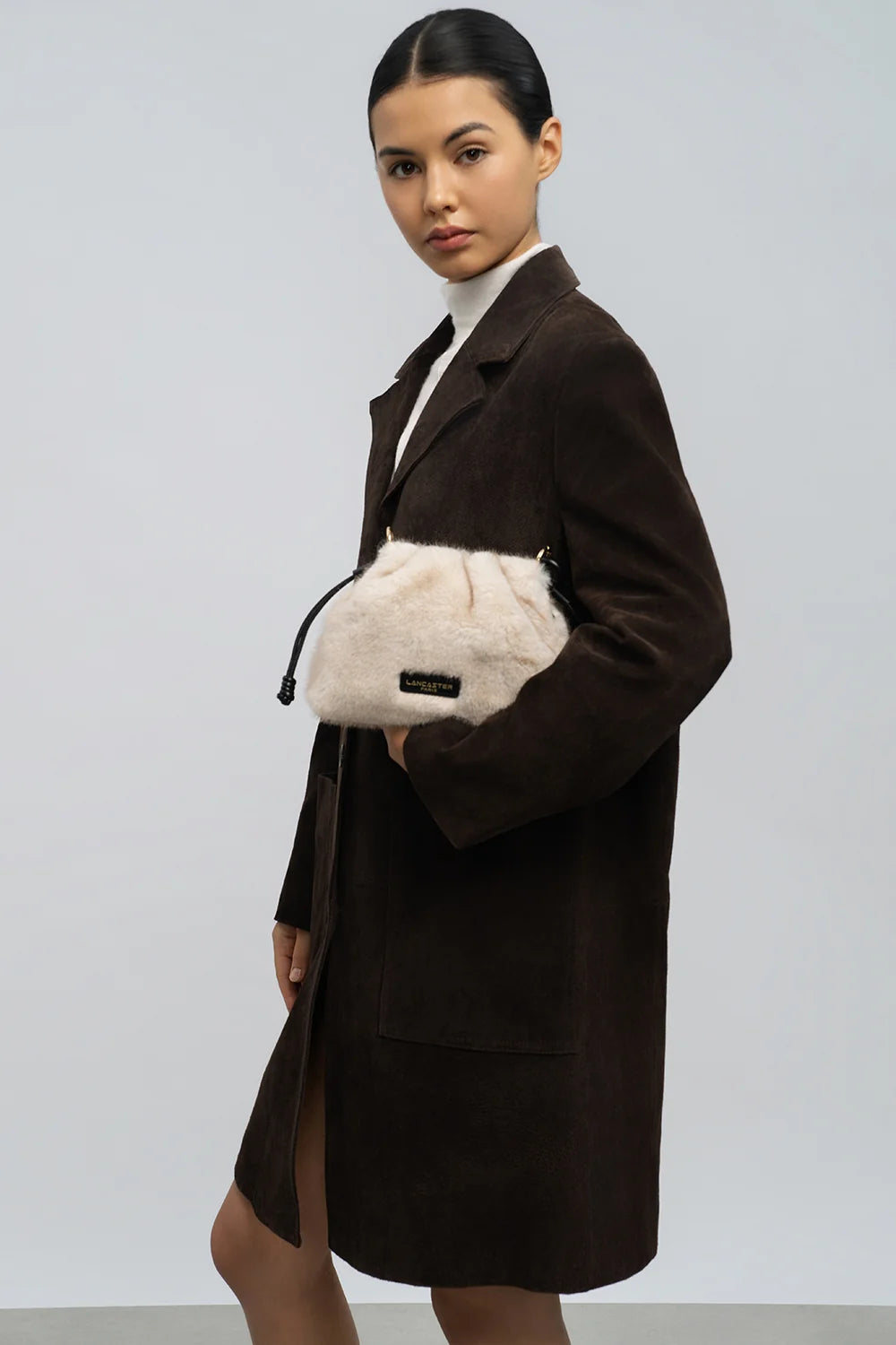 Petit Sac Besace en moumoute marron Lancaster 518-087