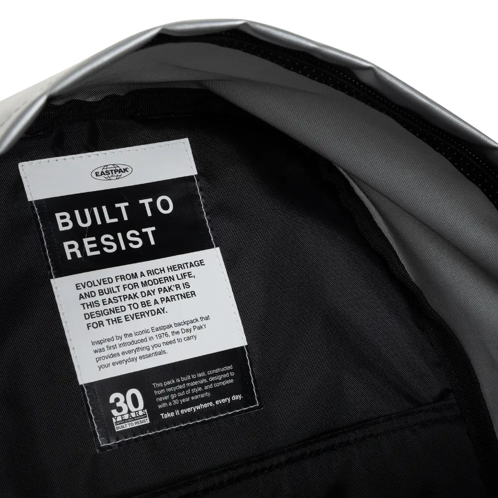 Sac à dos scolaire Day Pak'r Space Silver argenté Eastpak compartiment ordinateur