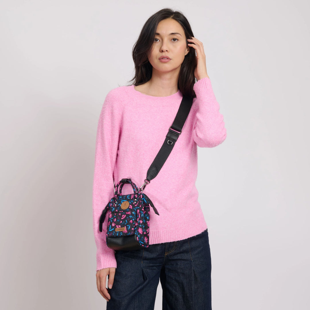 Sac bandoulière nano bag noir fleurs Surabaya Cabaia